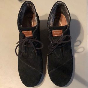 Toms suede wedges